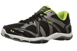 5 Best Cross Training Shoes For Wide Feet [Men & Women]